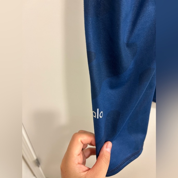 Alo Yoga Blue Camo Leggings - Picture 3 of 9